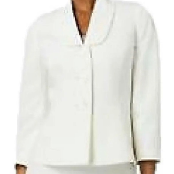 White Le Suit skirt suit - Picture 2 of 9